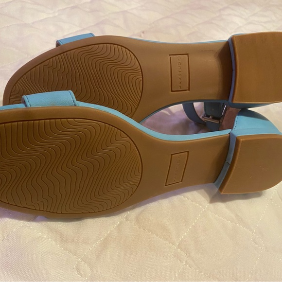 Sandals/faux leather/never worn/NWOT - Picture 2 of 4